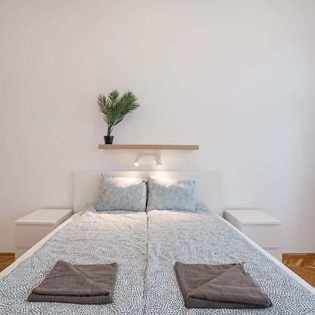 Luxurious Downtown Family Suite Budapesta Exterior foto