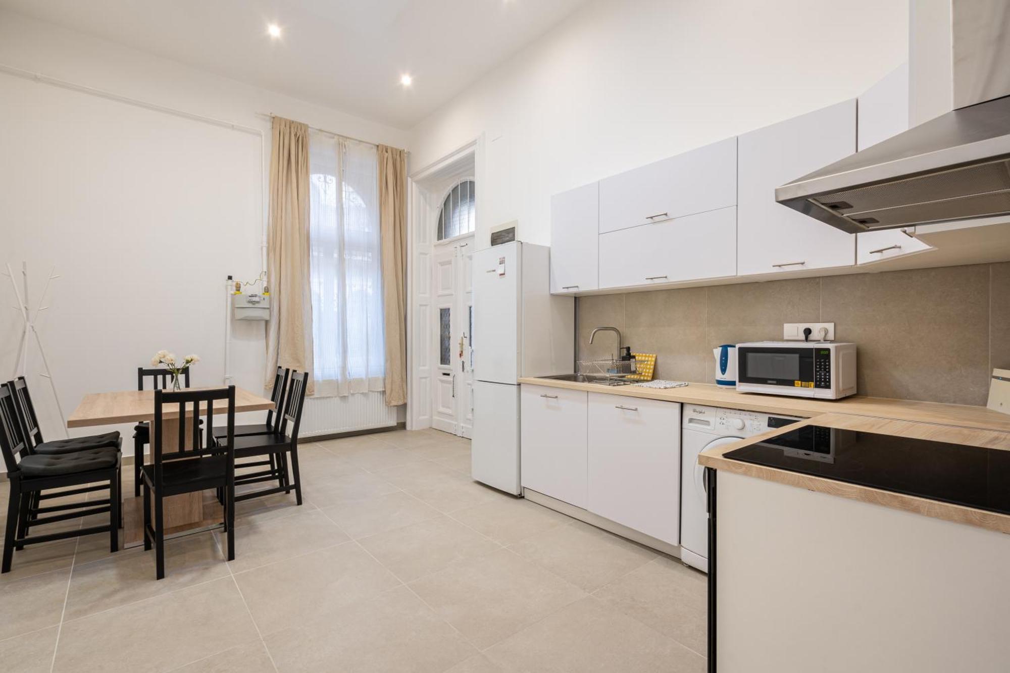 Luxurious Downtown Family Suite Budapesta Exterior foto